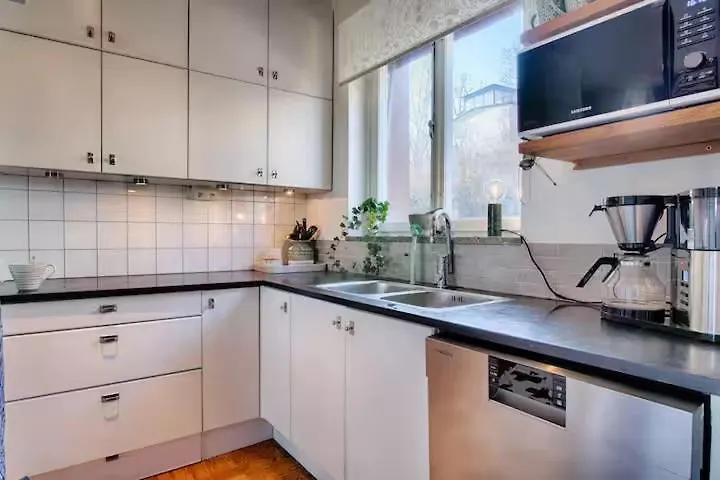 Spacious 5 Bedroom House In Stockholm